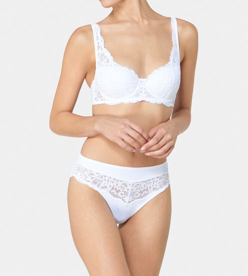 Triumph Amourette Charm Bügel-BH mit Halbschale und Einlage white