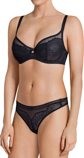 Triumph Beauty-Full Darling String schwarz