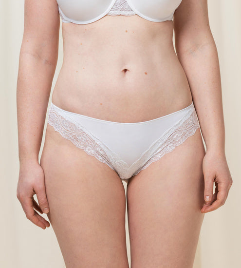 Triumph Lovely Micro Tai WHITE