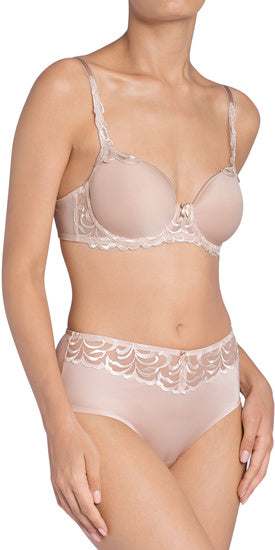 Triumph Modern Finesse mit Formbügel und Einlage beige